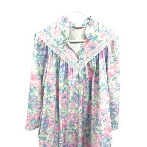 Vintage Fundamentals 1/2 Zip Floral Lace Trim Fleece Robe Size M